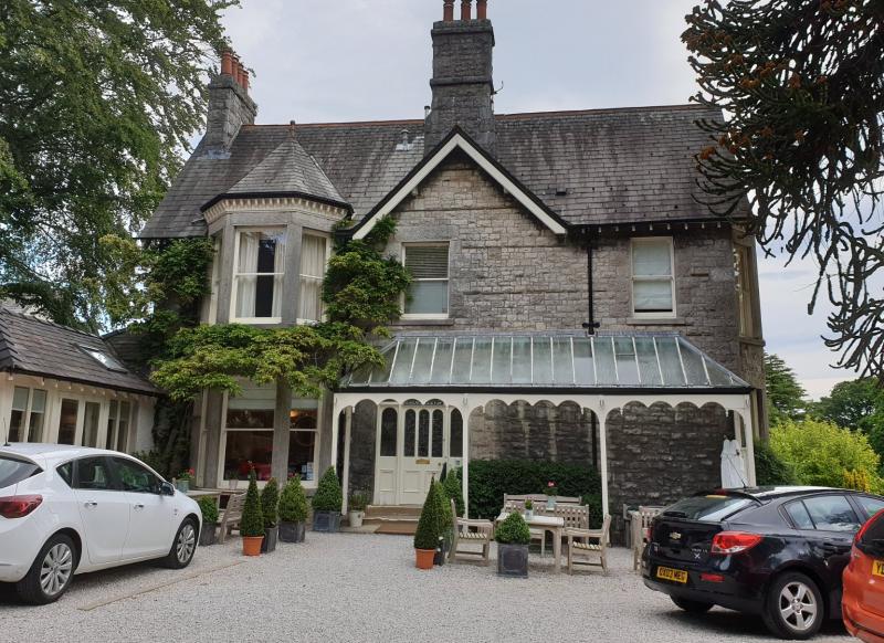 Clare House Hotel