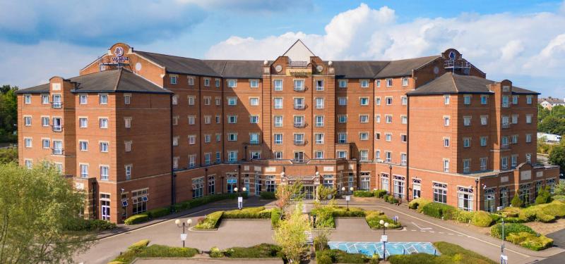 DoubleTree by Hilton Dartford Bridge