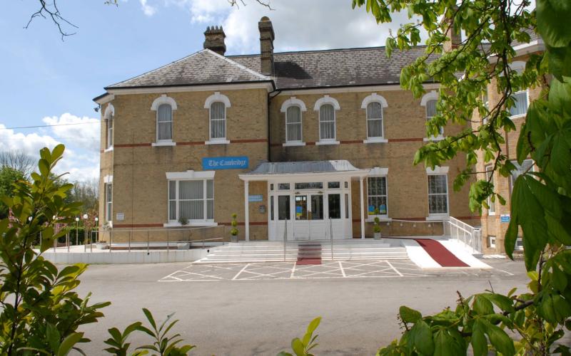 Gatwick Cambridge Hotel