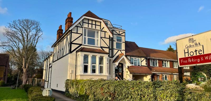 Gidea Park Hotel