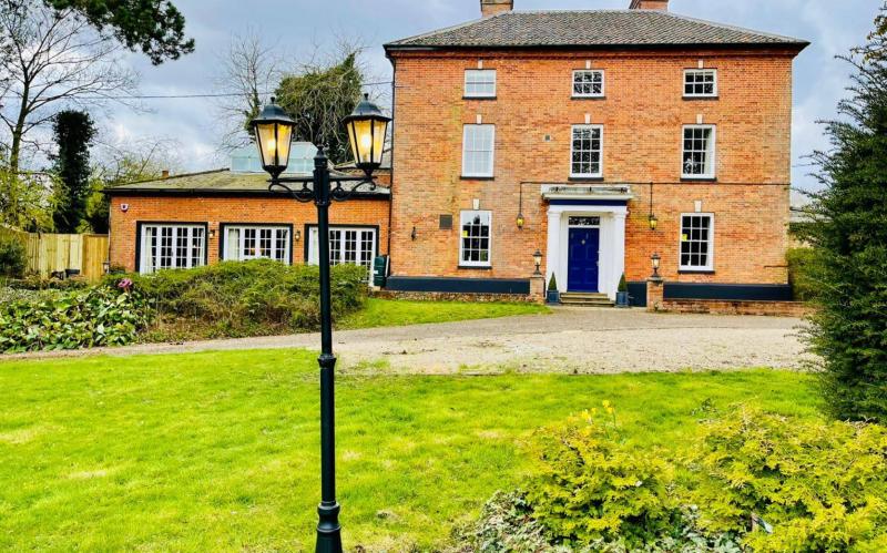 Lydney House Hotel sleeps 22