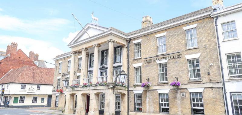Mercure Salisbury White Hart Hotel and Apartments