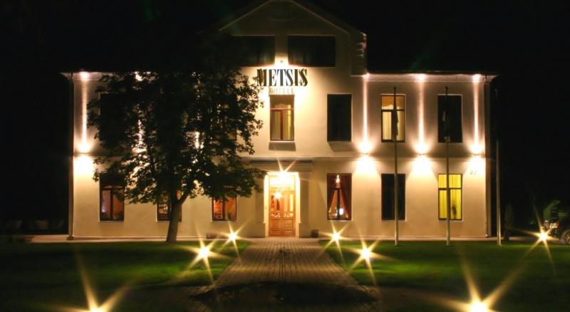 Metsis hotell