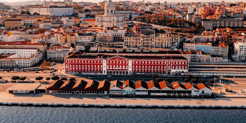 The Editory Riverside Santa Apolonia Hotel