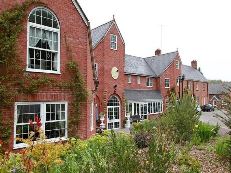 The Fox and Hounds Country Hotel