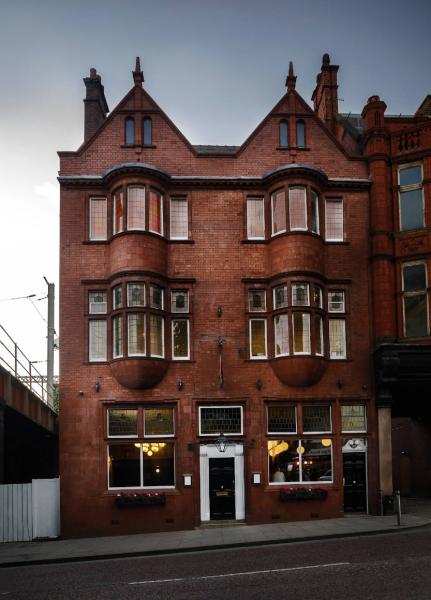 The Swan and Railway Hotel