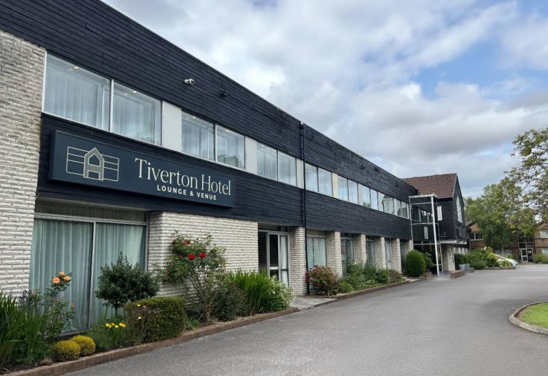 Tiverton Hotel Lounge and Venue